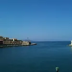 Erietta Hotel 3*