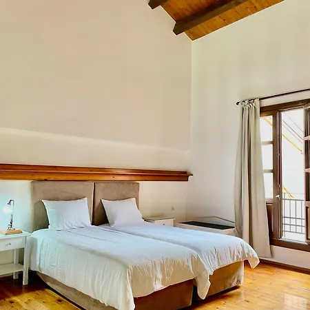 Erietta Hotel 3*