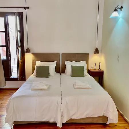 Erietta מלון חאניה